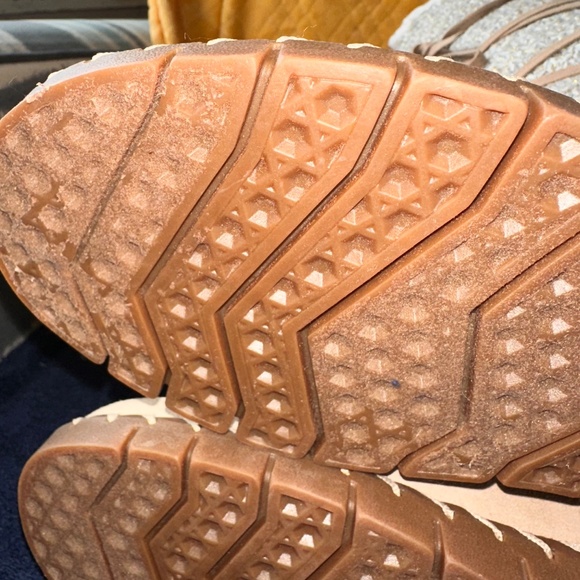 Muk Luks Snow Boot Leather 9.5 Sand,, Knee High - Picture 10 of 10